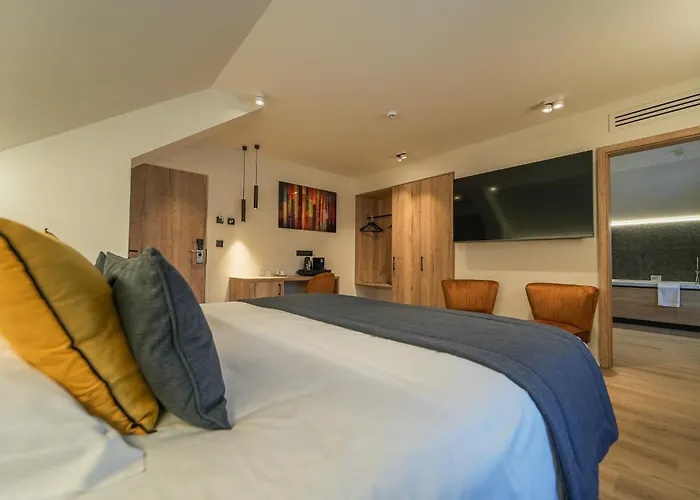 Le Charme De La Semois Hotell 3*